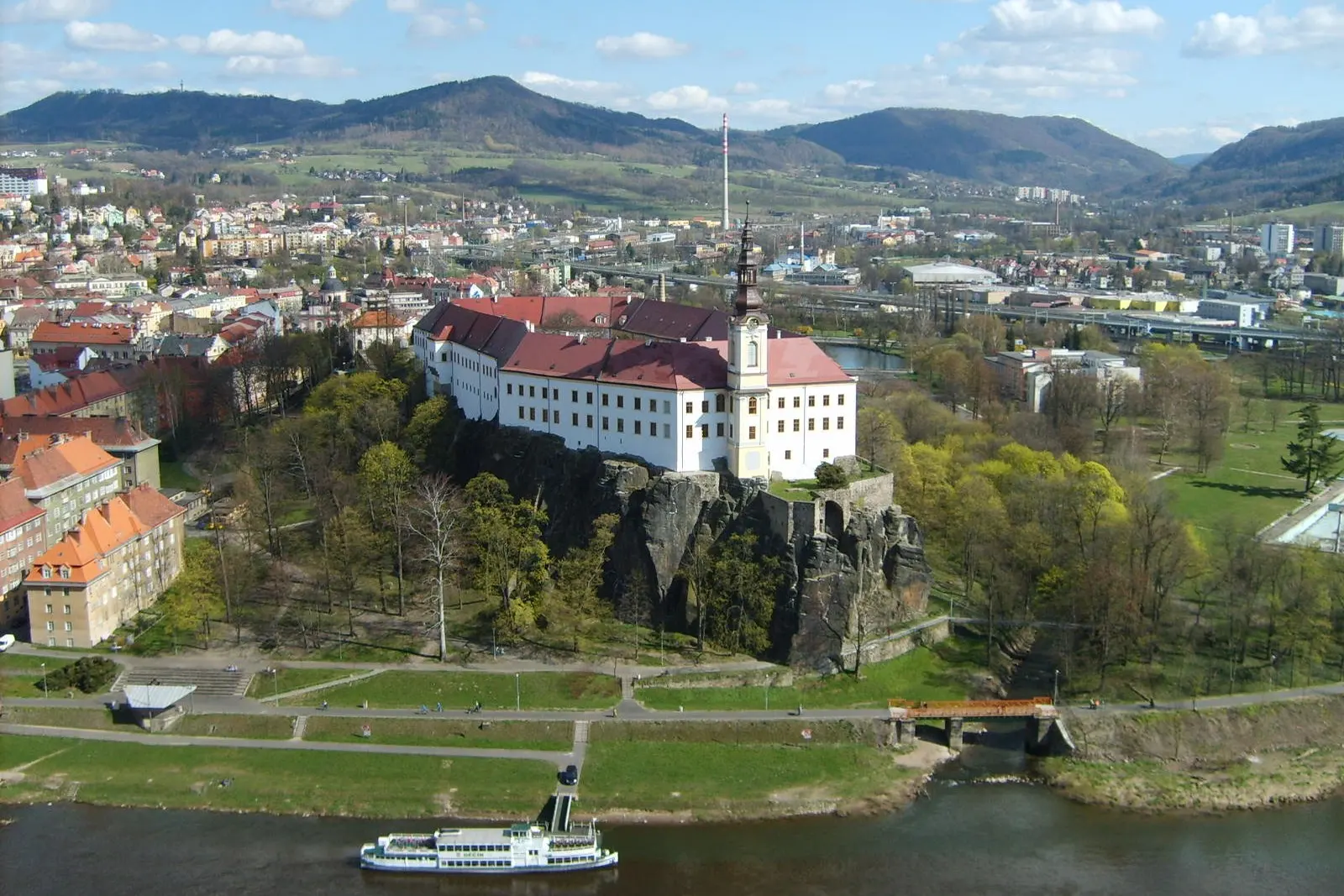 Děčín — destino del traslado desde el Aeropuerto de Praga